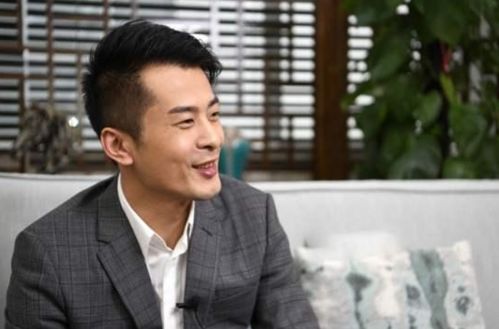 辛巴高调复出后,带 辱华腰带 现身直播间卖新疆产品,这波被点名不冤